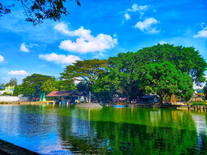 danau Taman Balekambang solo