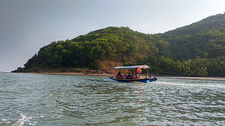 explore Pantai Suwuk Kebumen