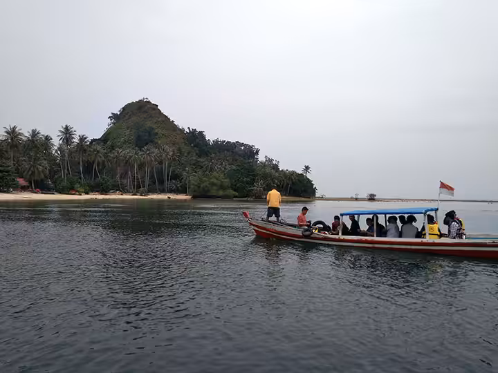 explore Pulau Pasumpahan