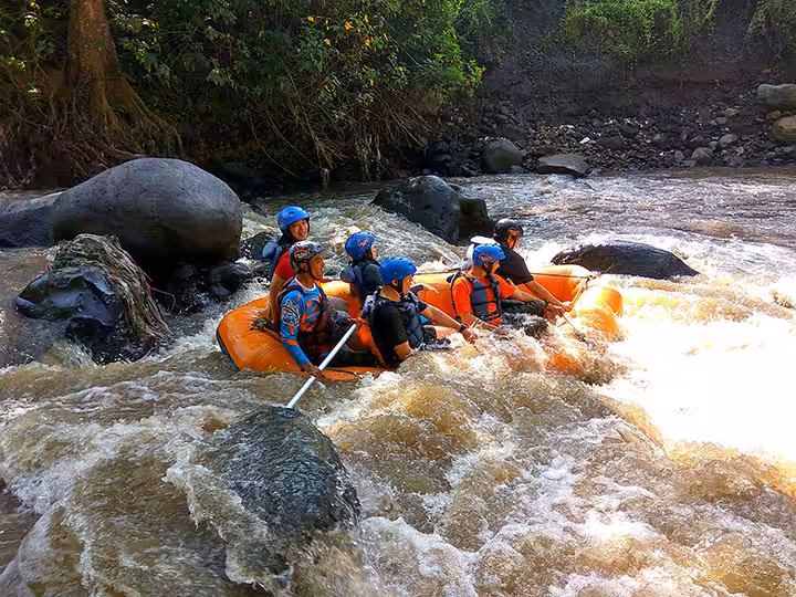 family kaliwatu rafting