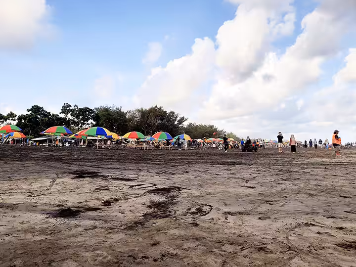 fasilitas Pantai Suwuk Kebumen