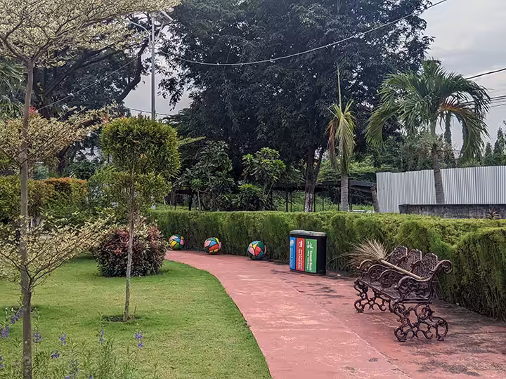 fasilitas di taman mozaik kota sby jawa timur