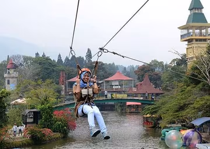 flying fox Taman Wisata Matahari