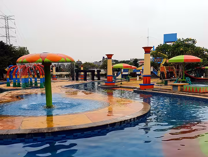 harga tiket masuk Kolam Renang Cibubur Country