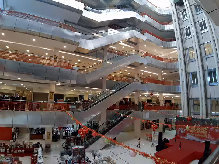 interior Pasar Sentral Makassar