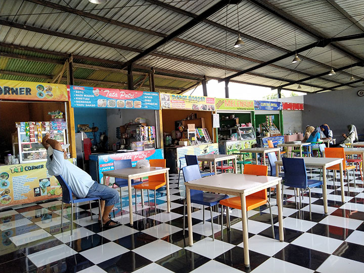 kantin Balong Waterpark Jogja