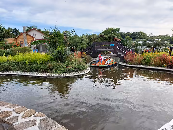 kapal air Gading Paradise