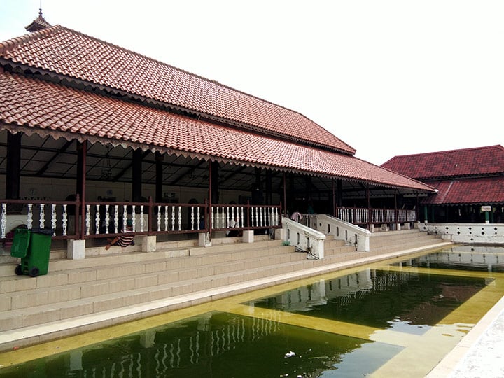 Masjid Agung Banten: Lokasi, Sejarah, Fasilitas & Daya Tarik