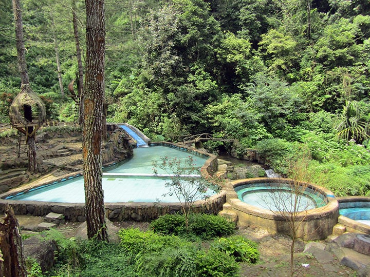kolam alami Kampoeng Ciherang