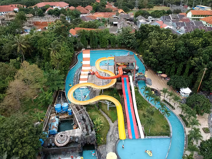 kolam dewasa Planet Waterboom Subang