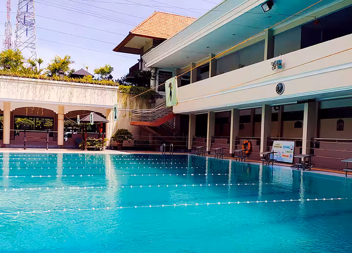 kolam renang manyar surabaya