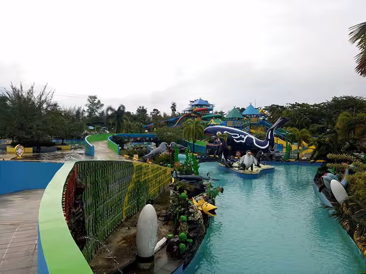lazy river Labersa Water Park Riau Fantasi