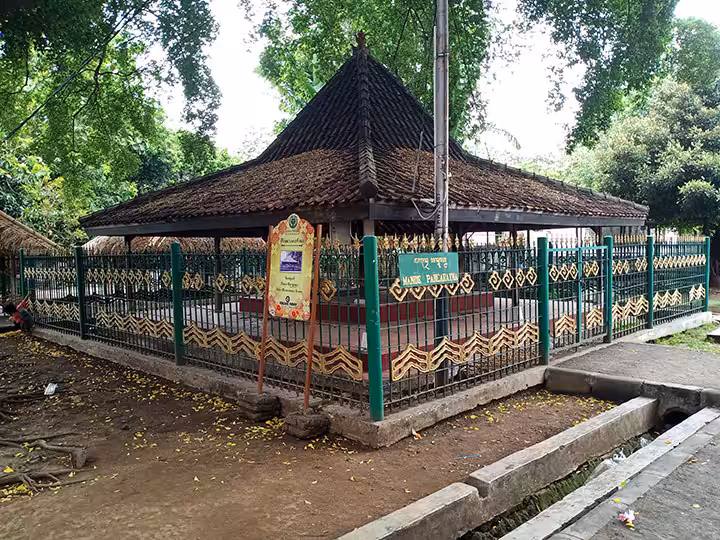 makam Keraton Kanoman