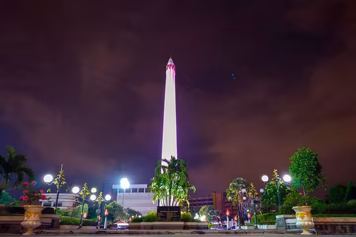 makna tugu pahlawan surabaya