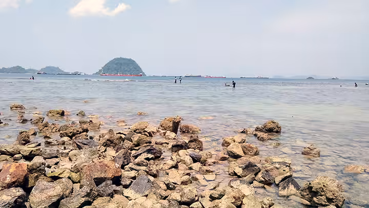 pantai pasir putih lampung selatan