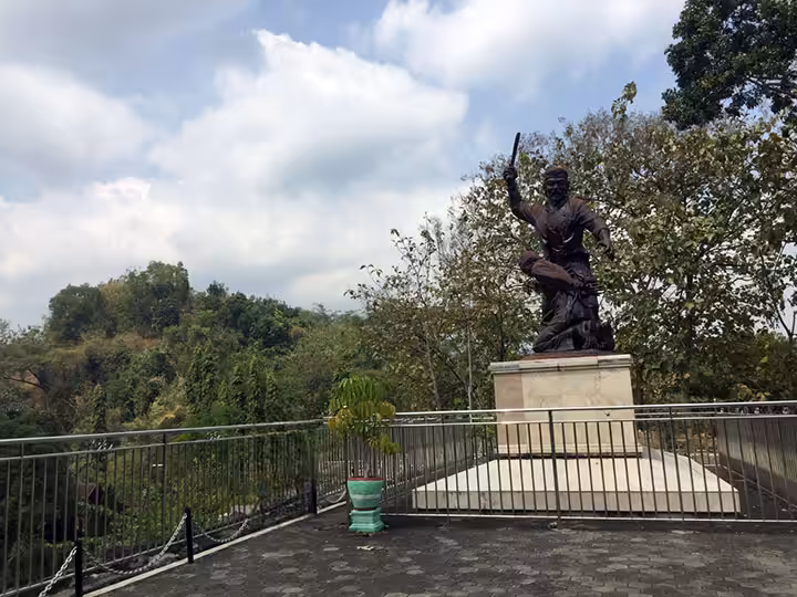 patung Monumen Kresek