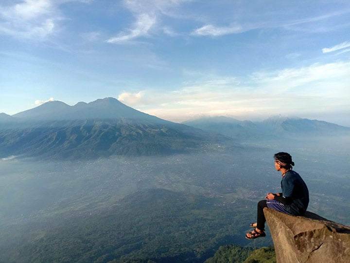 Gunung Penanggungan: Lokasi, Jalur Pendakian & Harga Tiket