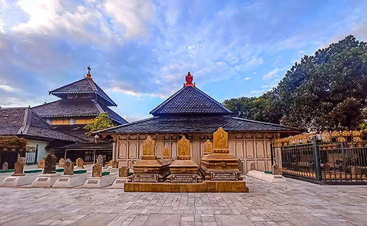 pendiri masjid agung demak