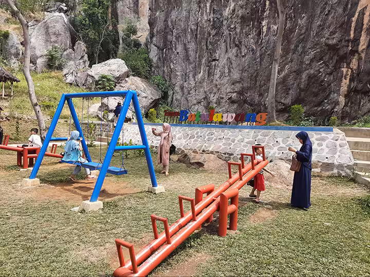 playground Batu Lawang Cirebon