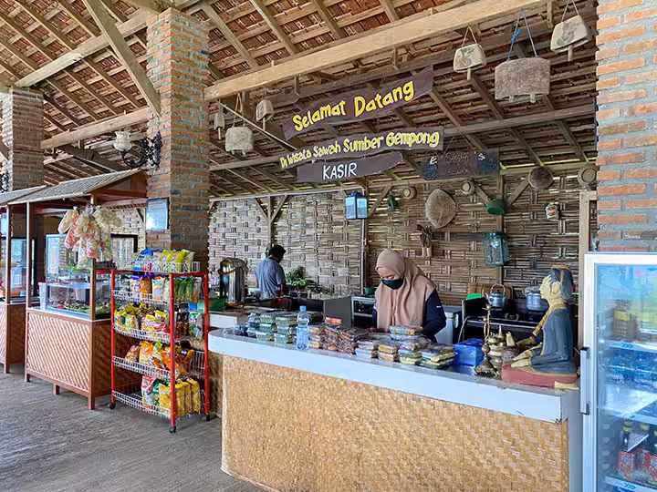 fasilitas Wisata Sawah Sumber Gempong