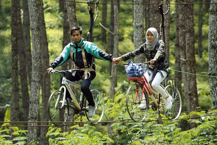 sepeda gantung Kampoeng Ciherang