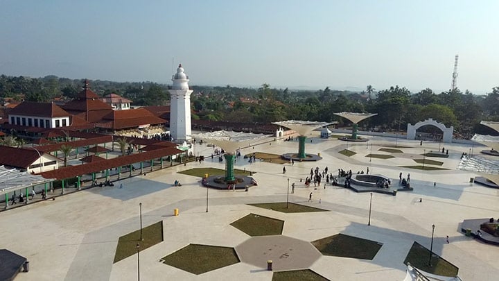 Masjid Agung Banten: Lokasi, Sejarah, Fasilitas & Daya Tarik