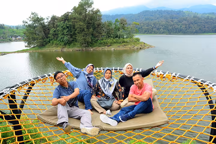 spot foto Glamping Patenggang Resto