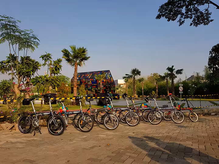 taman mozaik wiyung surabaya