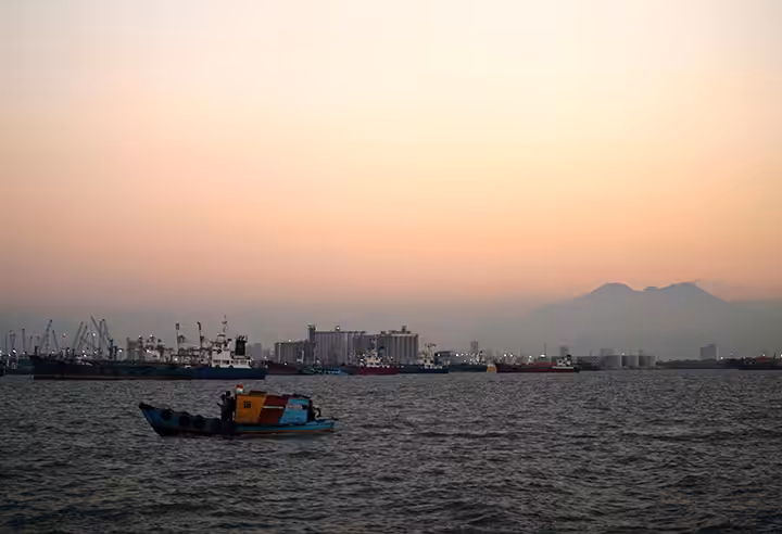 tarif jasa pelabuhan tanjung perak