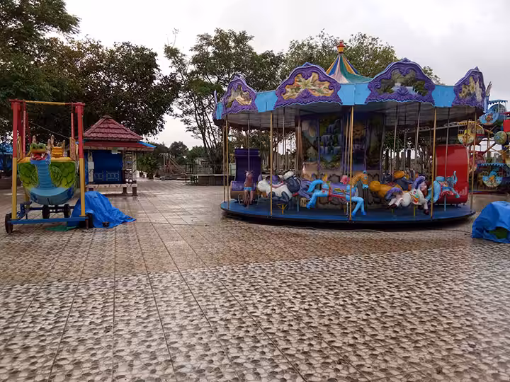 wahana anak Pantai Topejawa Takalar