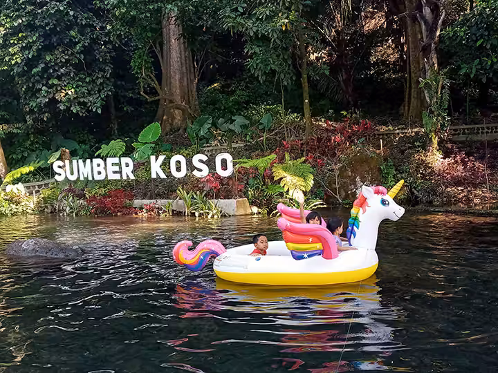 wahana air di tempat wisata sumber koso