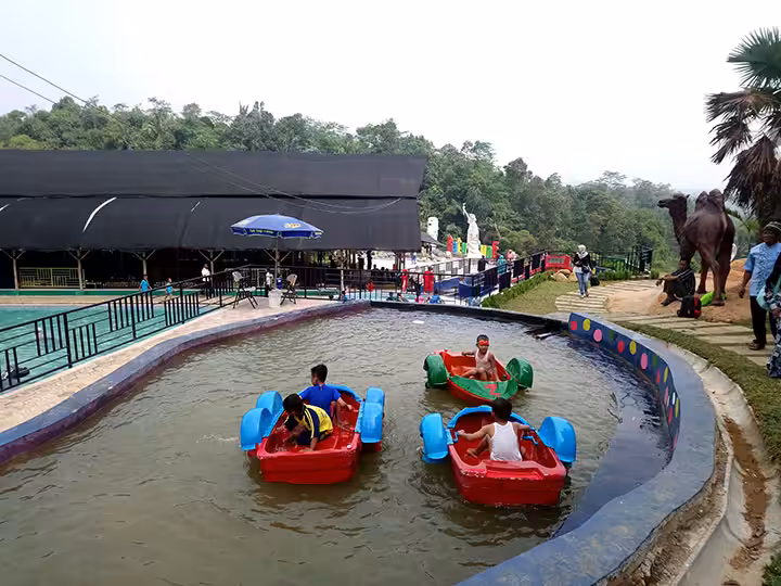 wahana anak Taman Wisata Batu Apung Alam Hijau