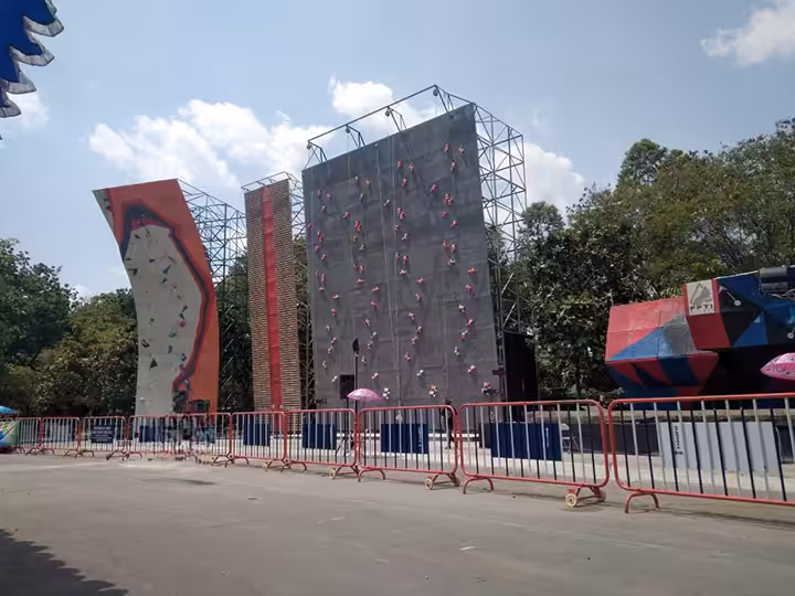 fasilitas wall climbing Stadion Manahan