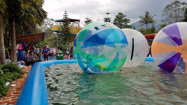 waterball Taman Wisata Matahari