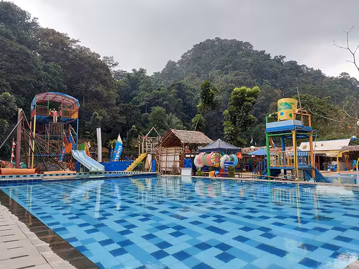 waterpark Green Canyon Karawang