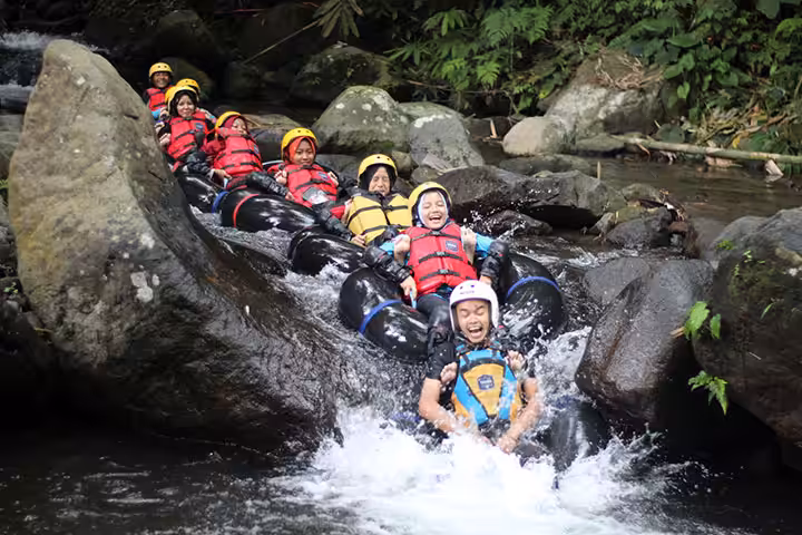 wisata Cikadongdong River Tubing