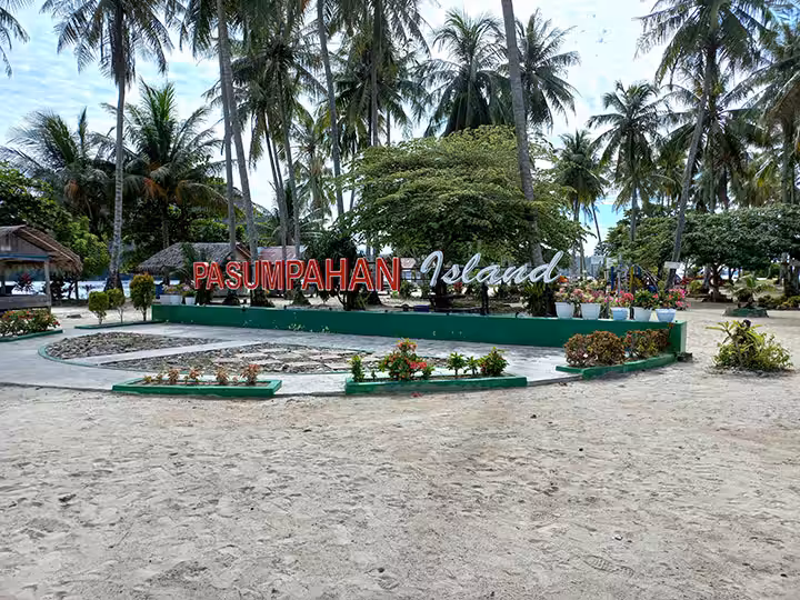 wisata Pulau Pasumpahan
