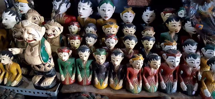 Pasar Triwindu tutup jam berapa