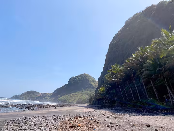Sekilas Tentang Pantai Pecaron