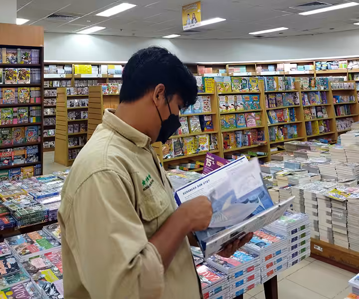 baca buku di Gramedia BCS Batam