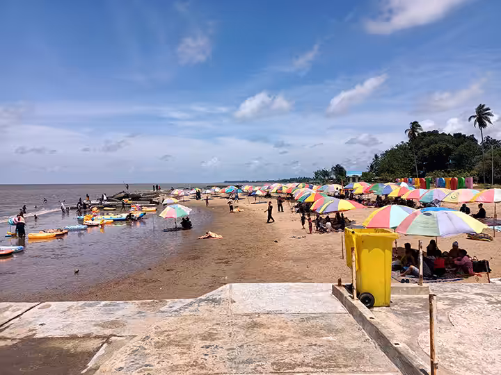 fasilitas di Pantai Takisung