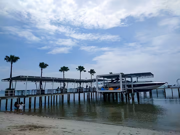 fasilitas Pantai Teluk Awur