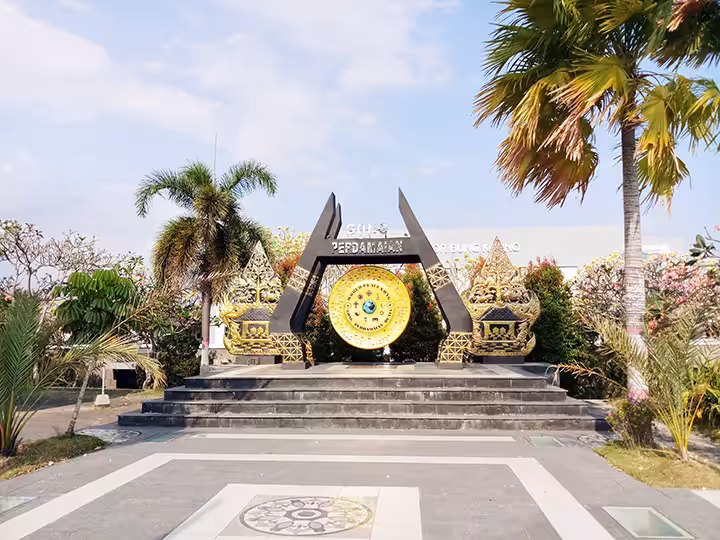 gong perdamaian Makam Bung Karno