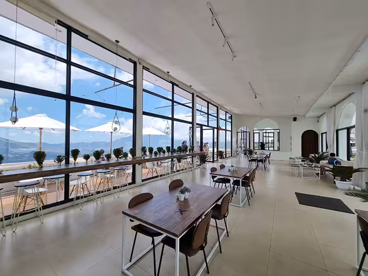 indoor area El Lago Bali