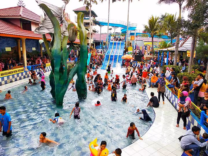 fasilitas kolam renang Purbasari Pancuran Mas