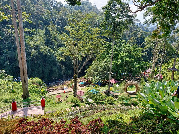 komplek Air Terjun Way Lalaan
