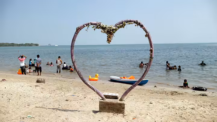 spot foto Pantai Teluk Awur
