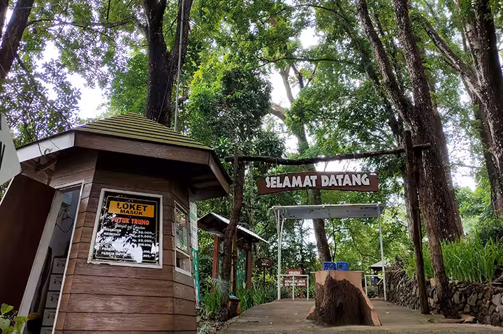 tiket masuk air terjun putuk truno