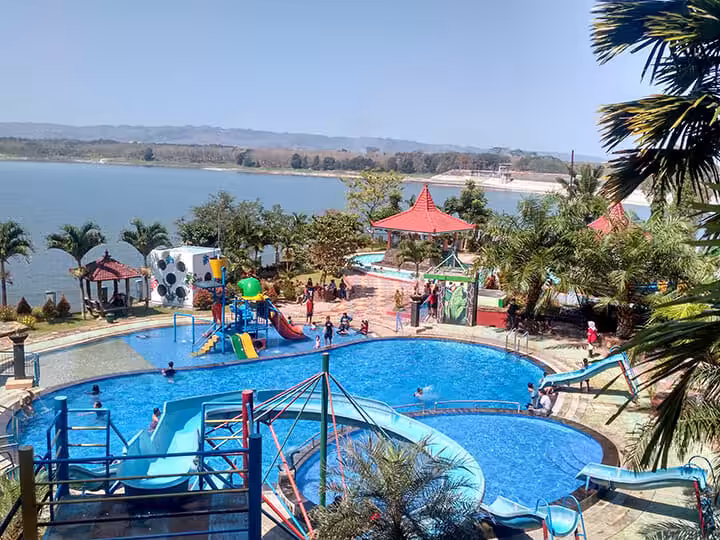 wisata alam Waduk Karangkates