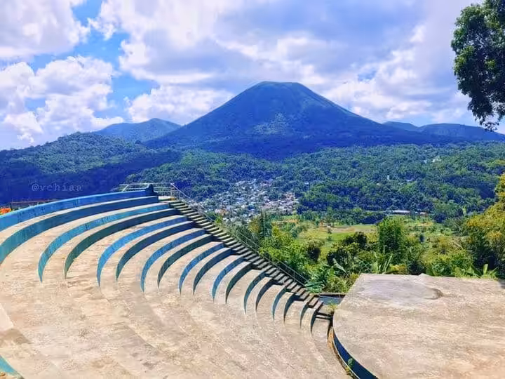 Amphitheater Woloan Tempat Wisata di Tomohon